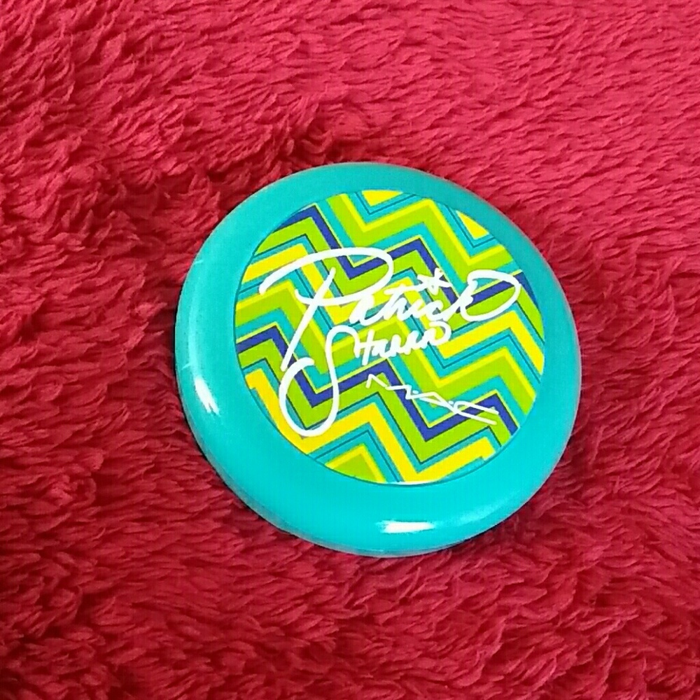 PATRICK STARRR   MAC HOT AND HEAVY FACE POWDER❤💛♥